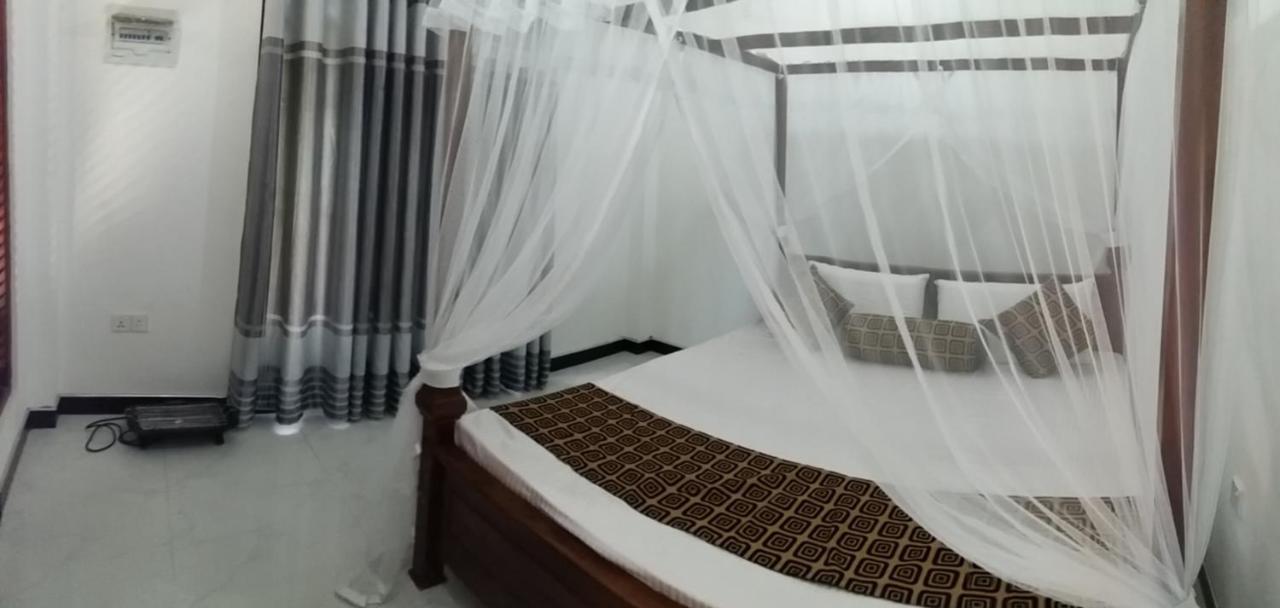 Happy Spring Guest Bed & Breakfast Mirissa Luaran gambar