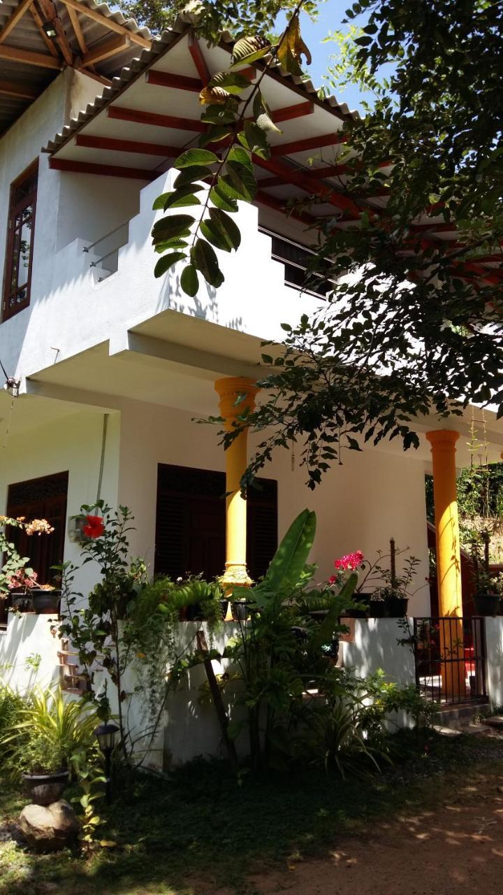 Happy Spring Guest Bed & Breakfast Mirissa Luaran gambar