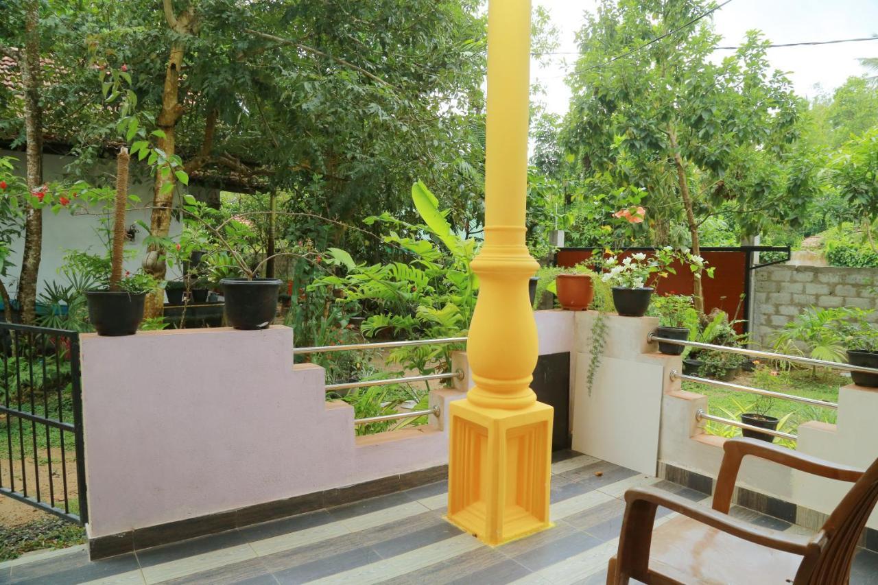 Happy Spring Guest Bed & Breakfast Mirissa Luaran gambar