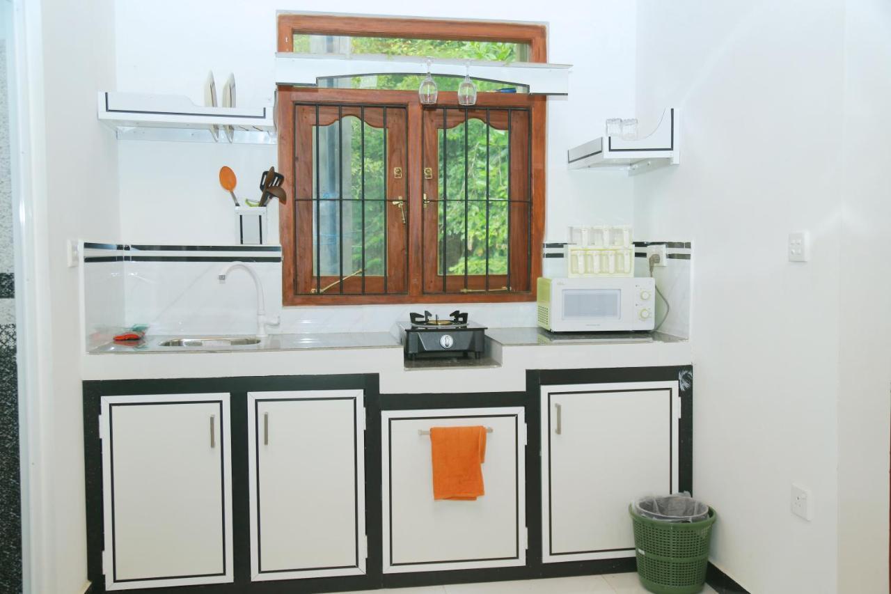 Happy Spring Guest Bed & Breakfast Mirissa Luaran gambar