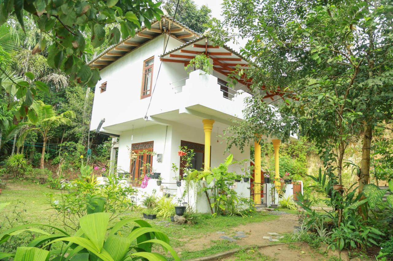 Happy Spring Guest Bed & Breakfast Mirissa Luaran gambar